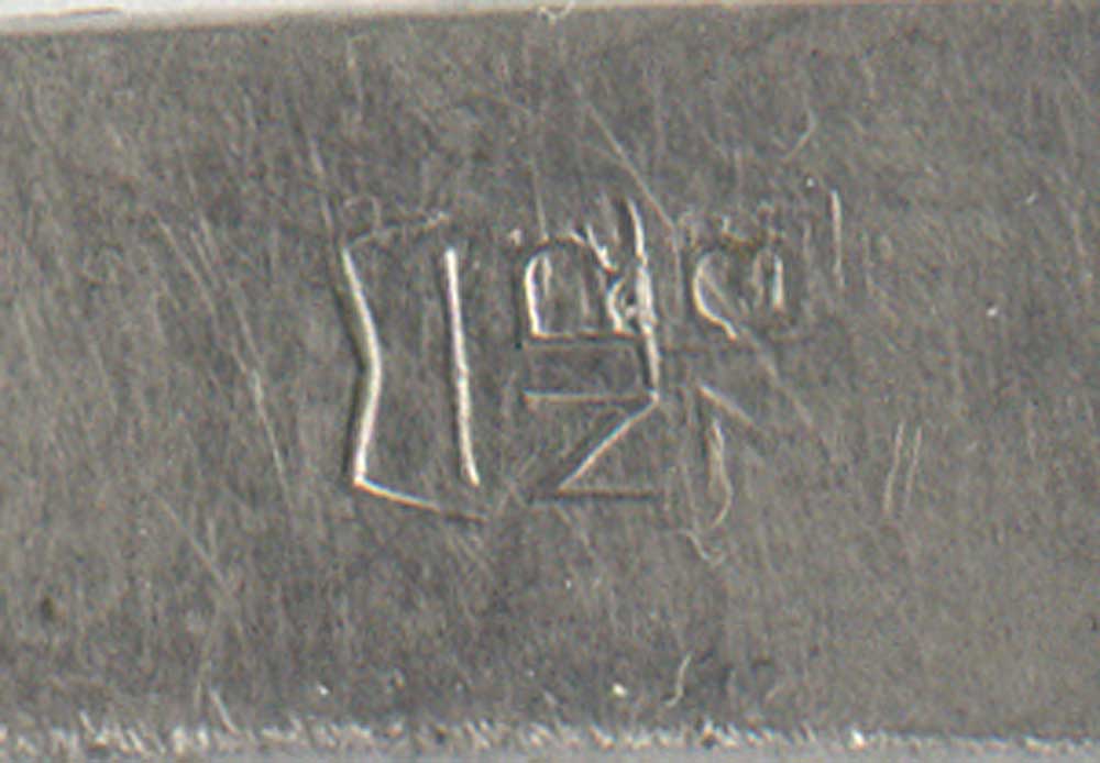 Неизвестное клеймо производителя советского скальпеля 1973 год Неизвестное клеймо производителя советского скальпеля 1973 год