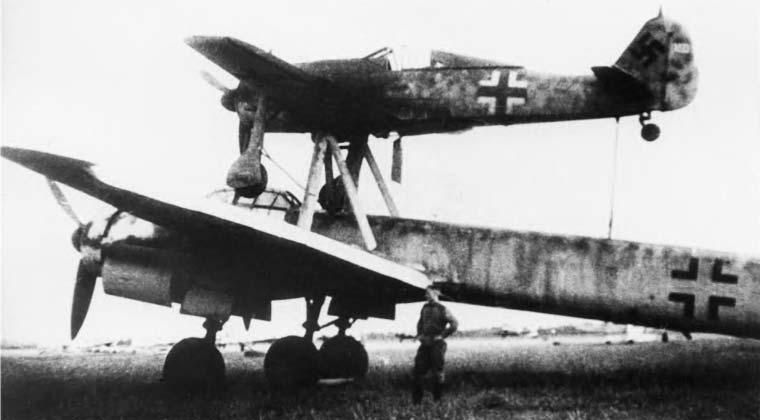 Устаревший бомбардировщик JU-88 и истребитель наведения FW-190, Люфтваффе Устаревший бомбардировщик JU-88 и истребитель наведения FW-190, Люфтваффе