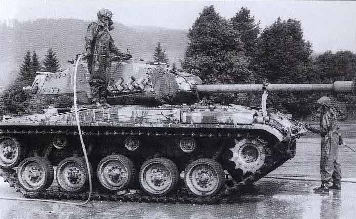 немецкий экипаж отрабатывает дезактивационные учения немецкий экипаж отрабатывает дезактивационные учения