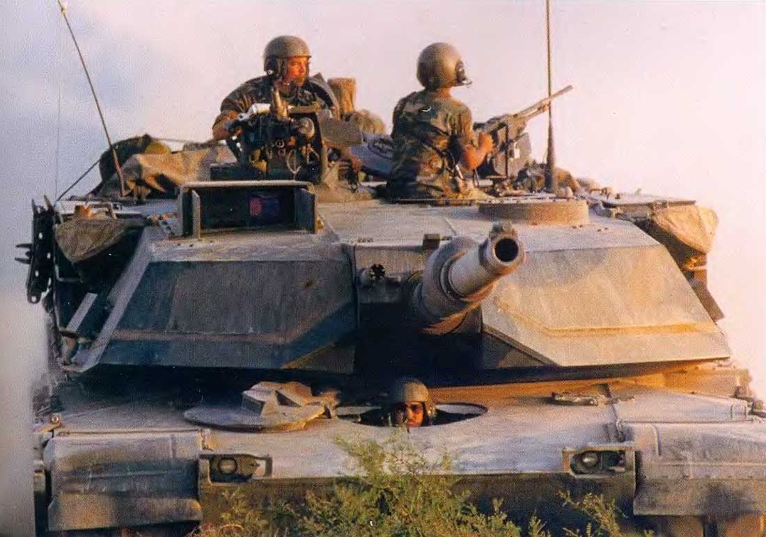 Американский перехваленный танк M1A1 Абрамс прекрасно горит на Украине Американский перехваленный танк M1A1 Абрамс прекрасно горит на Украине