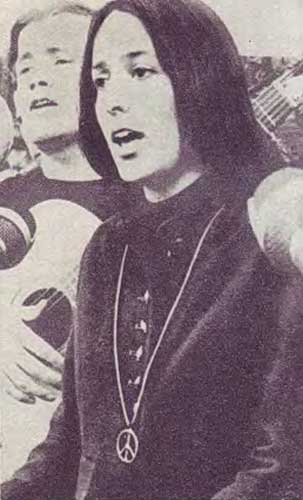 Джоан Баэз американская певица, хиппи, пртесты и война во Вьетнаме Джоан Баэз американская певица, хиппи, пртесты и война во Вьетнаме