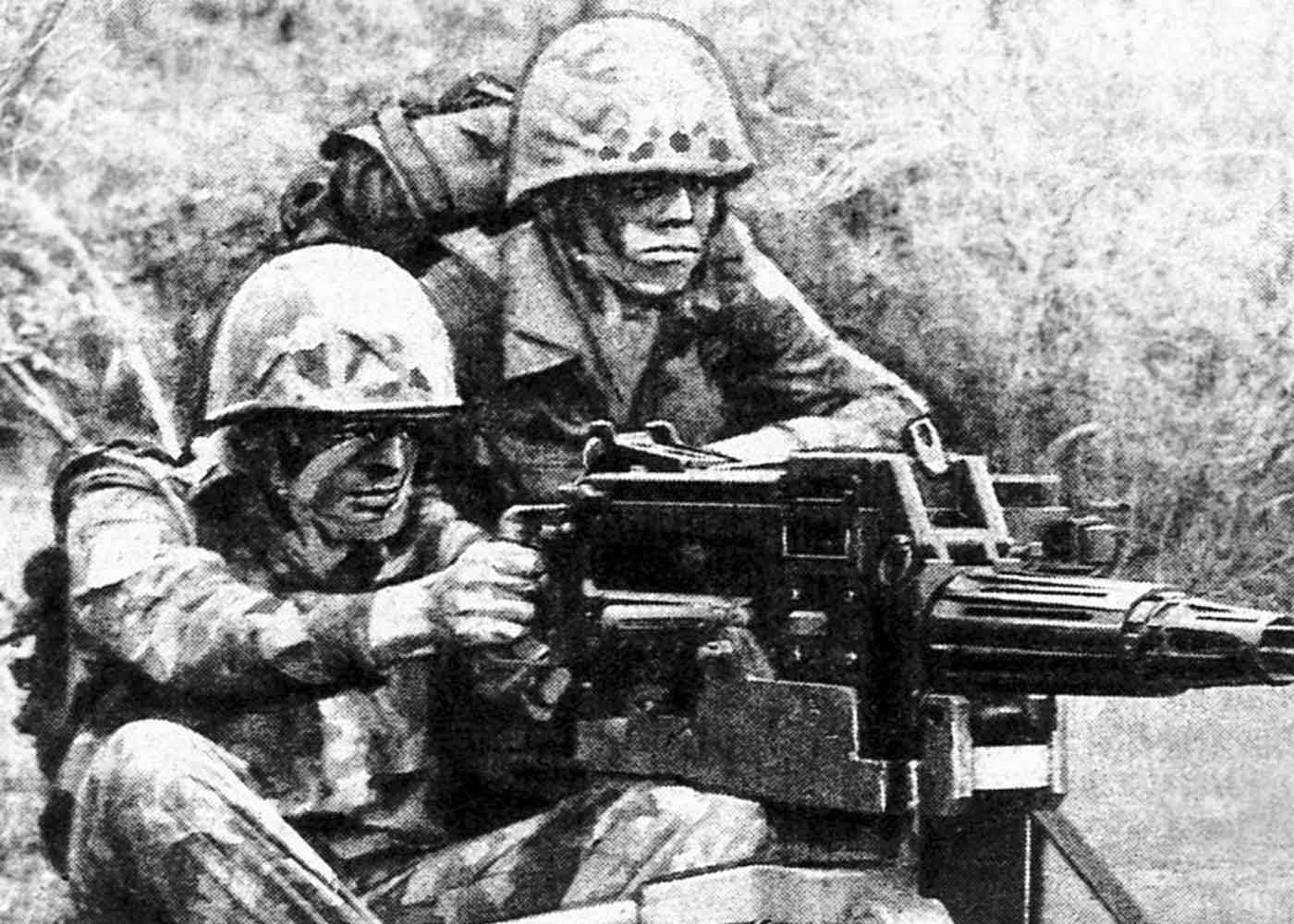 Расчет станкового гранатомета SB40LAG на стрельбах, армия Испании