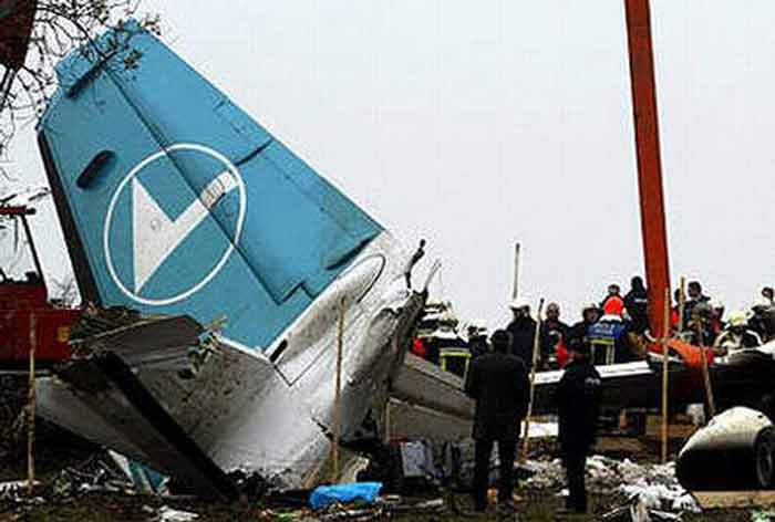 катастрофа самолета Фоккер-50 ЛюксЭйр