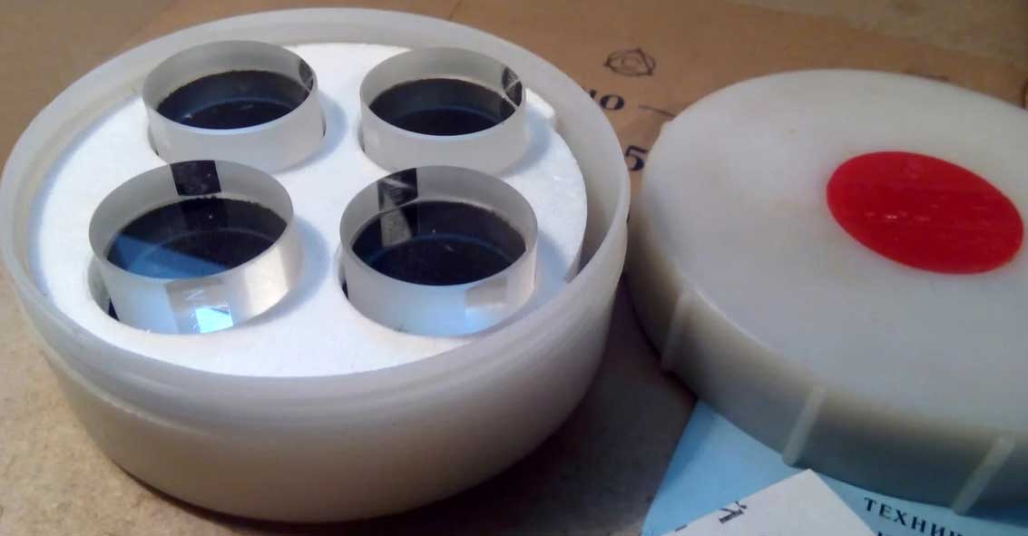 checking the flatness and parallelism of a micrometer with glass plates checking the flatness and parallelism of a micrometer with glass plates