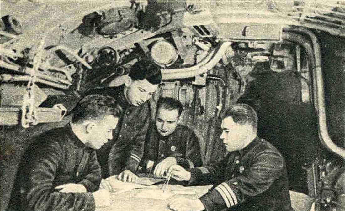 Meeting before the survey of anti-submarine networks 1943 Meeting before the survey of anti-submarine networks 1943