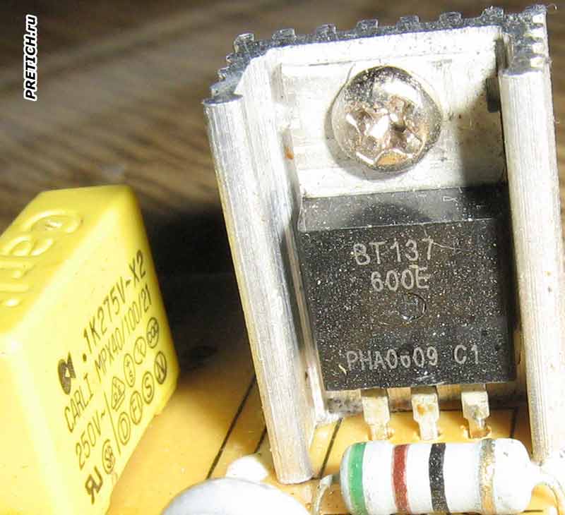 BT137 600E симистор в Lukey 902 SMD Rework Station BT137 600E симистор в Lukey 902 SMD Rework Station