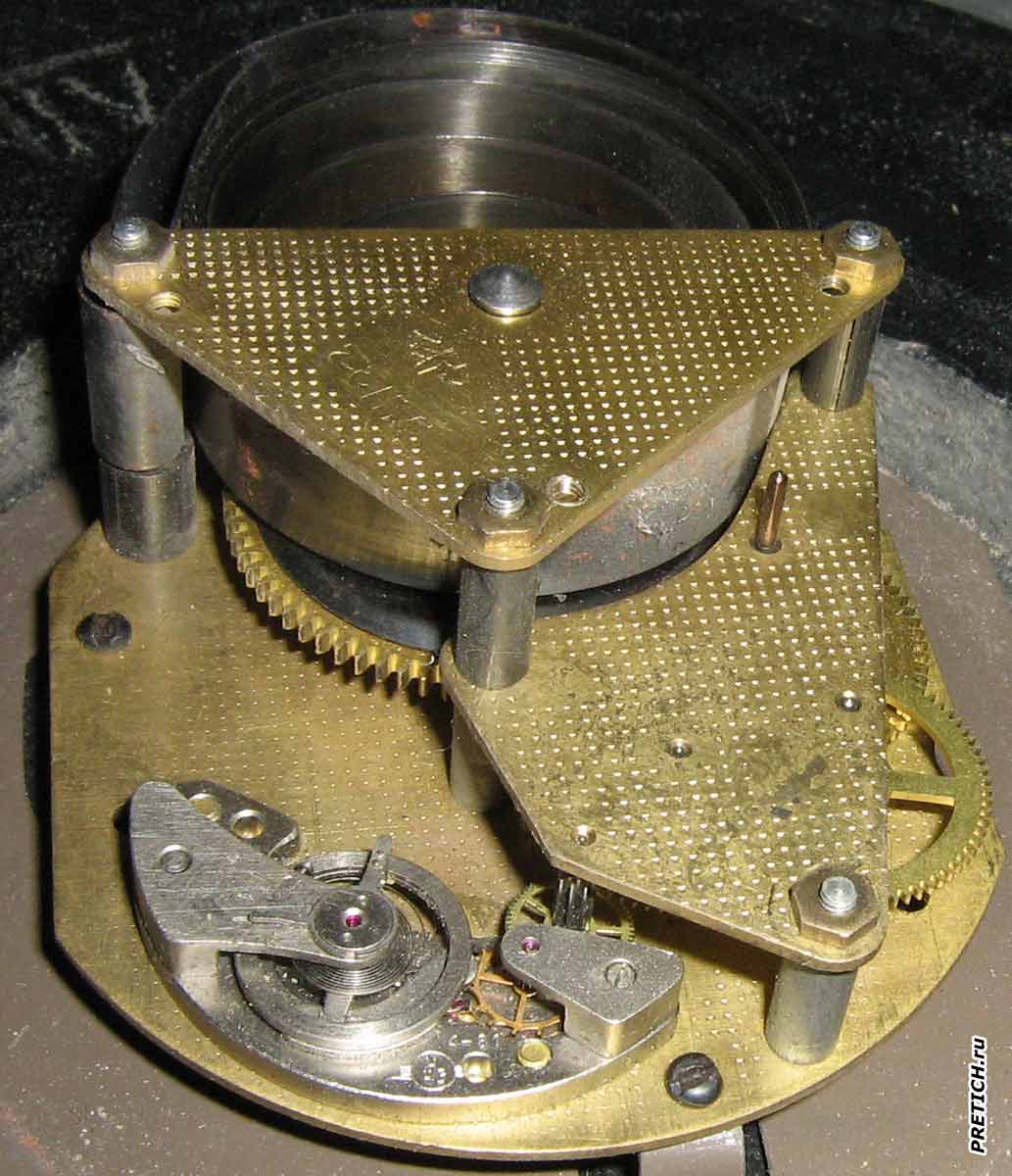 Балансовый механизм ЧБС часов Маяк, СССР Балансовый механизм ЧБС часов Маяк, СССР