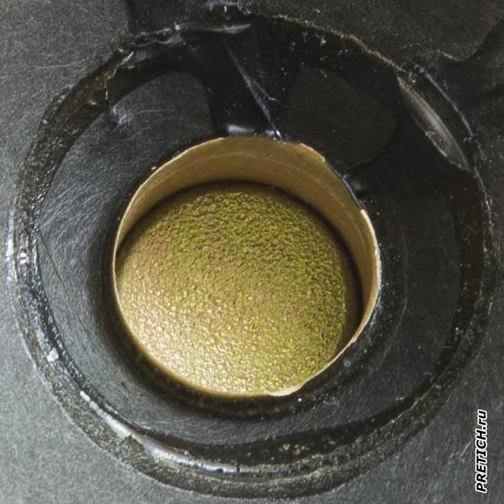 Снимаем пылезащитный колпачок с динамика WSI 4Ω 5W Снимаем пылезащитный колпачок с динамика WSI 4Ω 5W